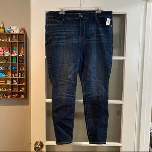 NWT Old Navy Rockstar Super Skinny Jeans 18 Short